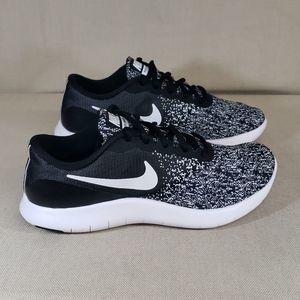 Nike Black and White Women's Sneakers
